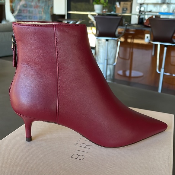 BRAND NEW Alexandre Birman Red Kittie Bootie - Picture 4 of 15